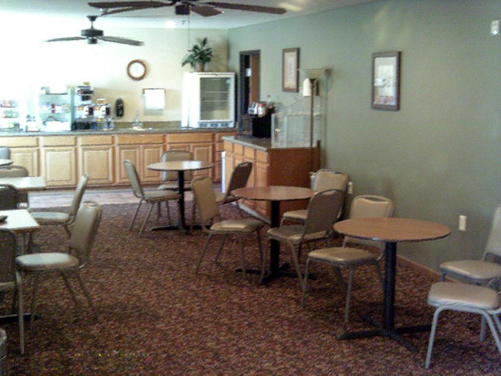Capri Inn & Suites - Beatrice Extérieur photo